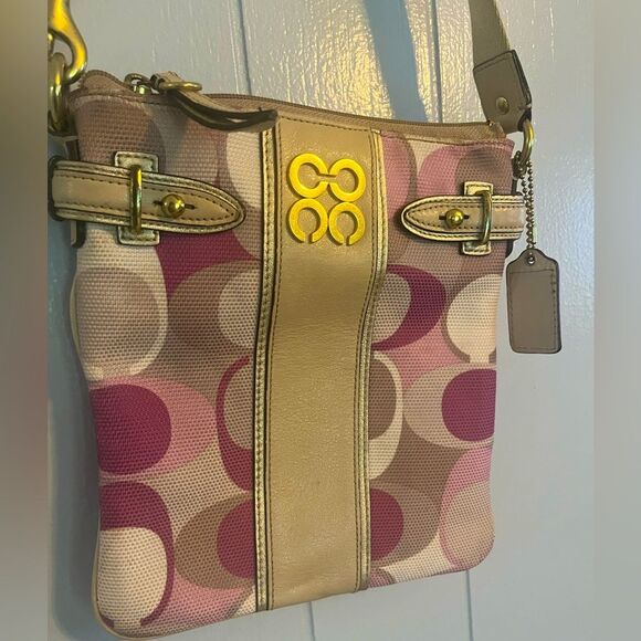 Coach sling crossbody purse with lilac, fuscia, gold and cream - Picture 6 of 11